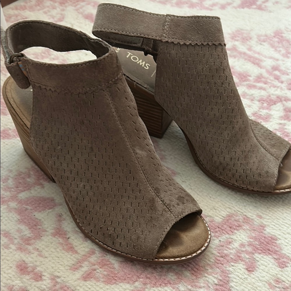 Toms Taupe Suede Heels with Open Toe and Slingback Size 9W